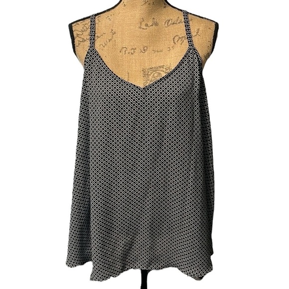 Worthington Tops - Worthington Woman black & cream plus size tank top blouse. Beautiful condition.